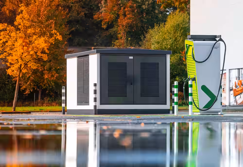 Centro de transformación para conectar una estación de recarga rápida a la red: infraestructura energética para la movilidad eléctrica en exteriores